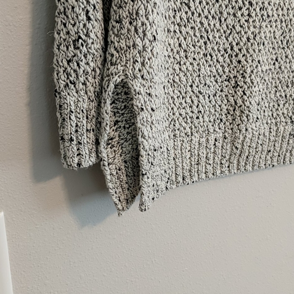 Black, white, gold sweater - Picture 3 of 4